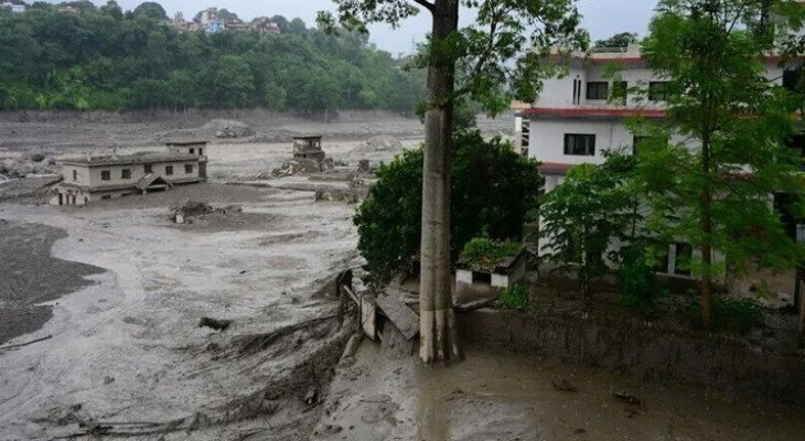 নেপালে আকস্মিক বন্যায় নিহত বেড়ে ৫৪৭
